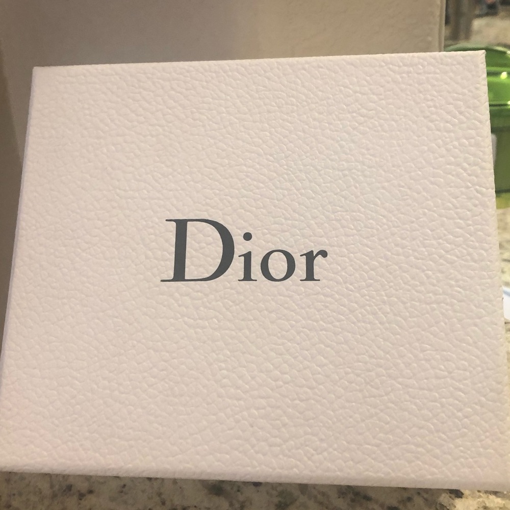 Dior wallet